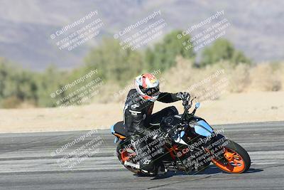 media/Dec-01-2025-Moto Forza (Mon) [[2daa91e15f]]/3-Beginner Group/Session 4 Turn 9/